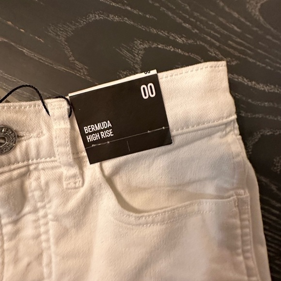 EXPRESS Bermuda High Rise Shorts w/ frayed hem size 00 NEW - Picture 5 of 11